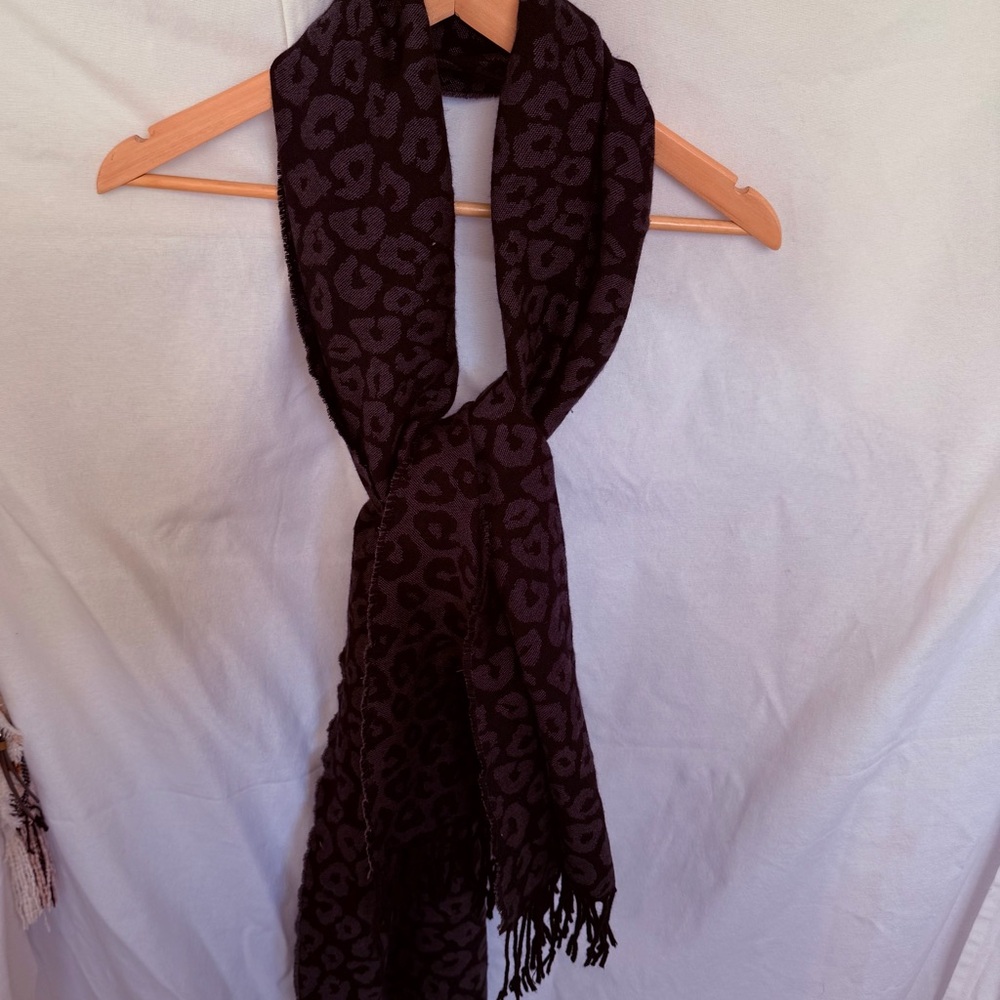 Michael Kors Dark Patterned Scarf